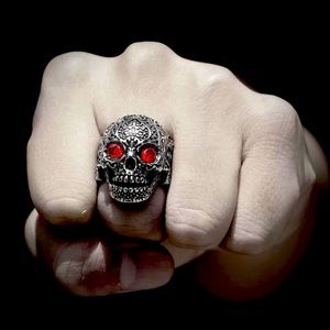 Skull ring